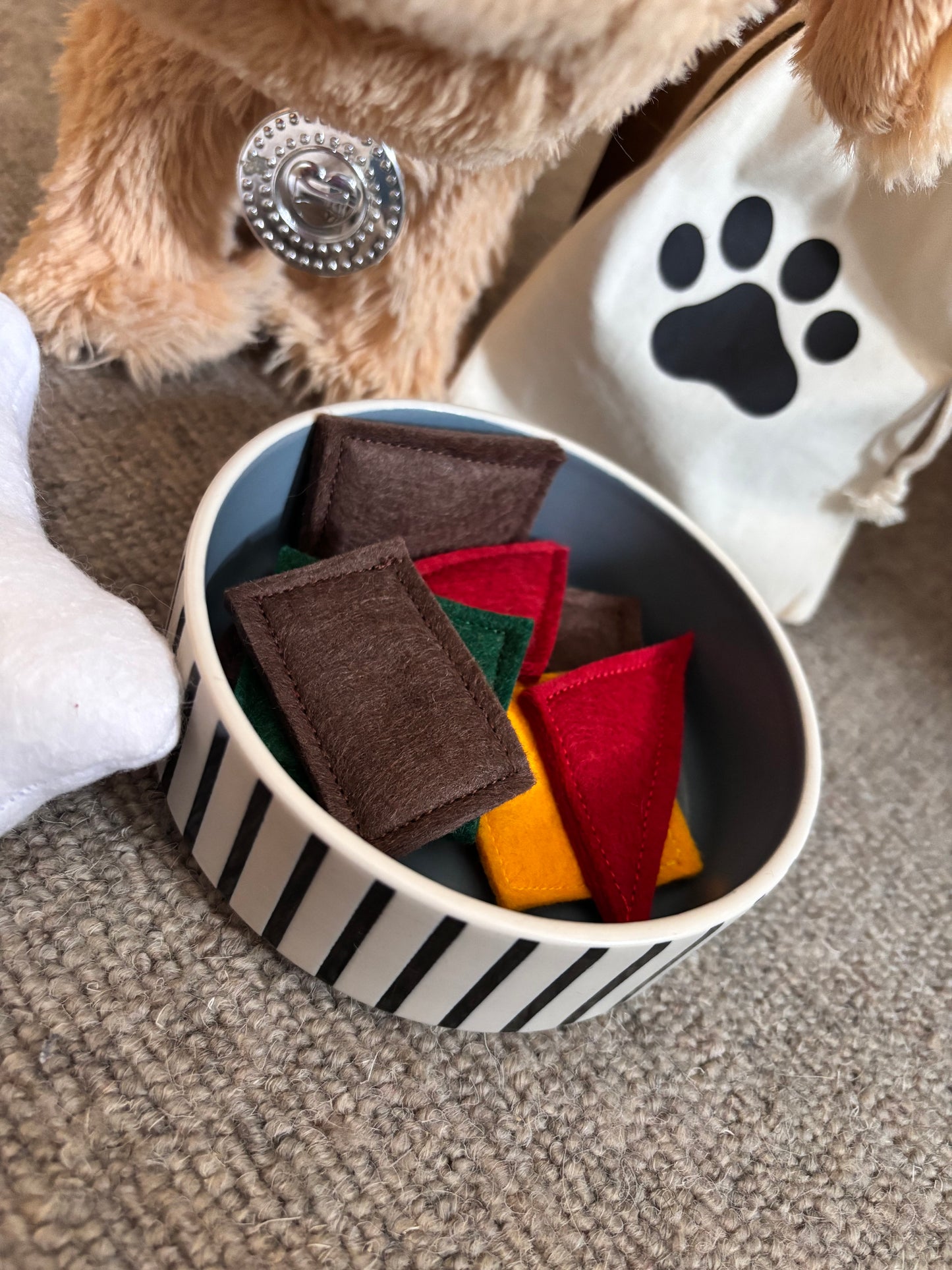 Pretend Play Felt Dog Kibble / Biscuits